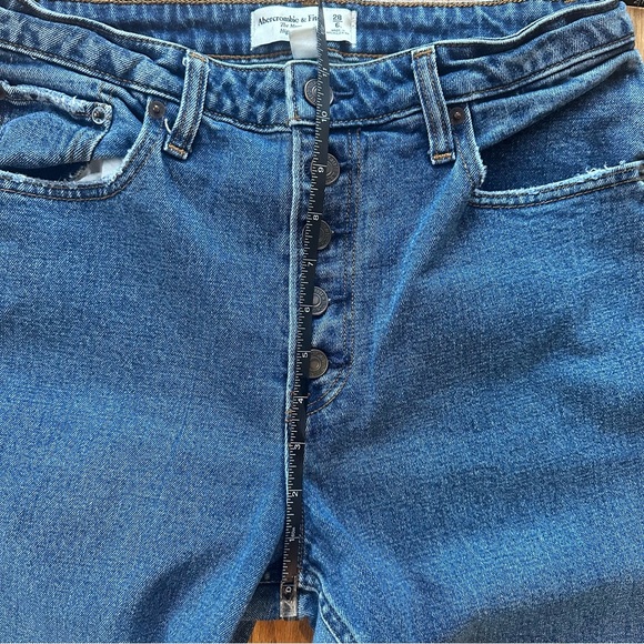 Abercrombie & Fitch Curve Love The Mom High Rise Jeans Raw Hem Size 28/6 - Picture 6 of 12